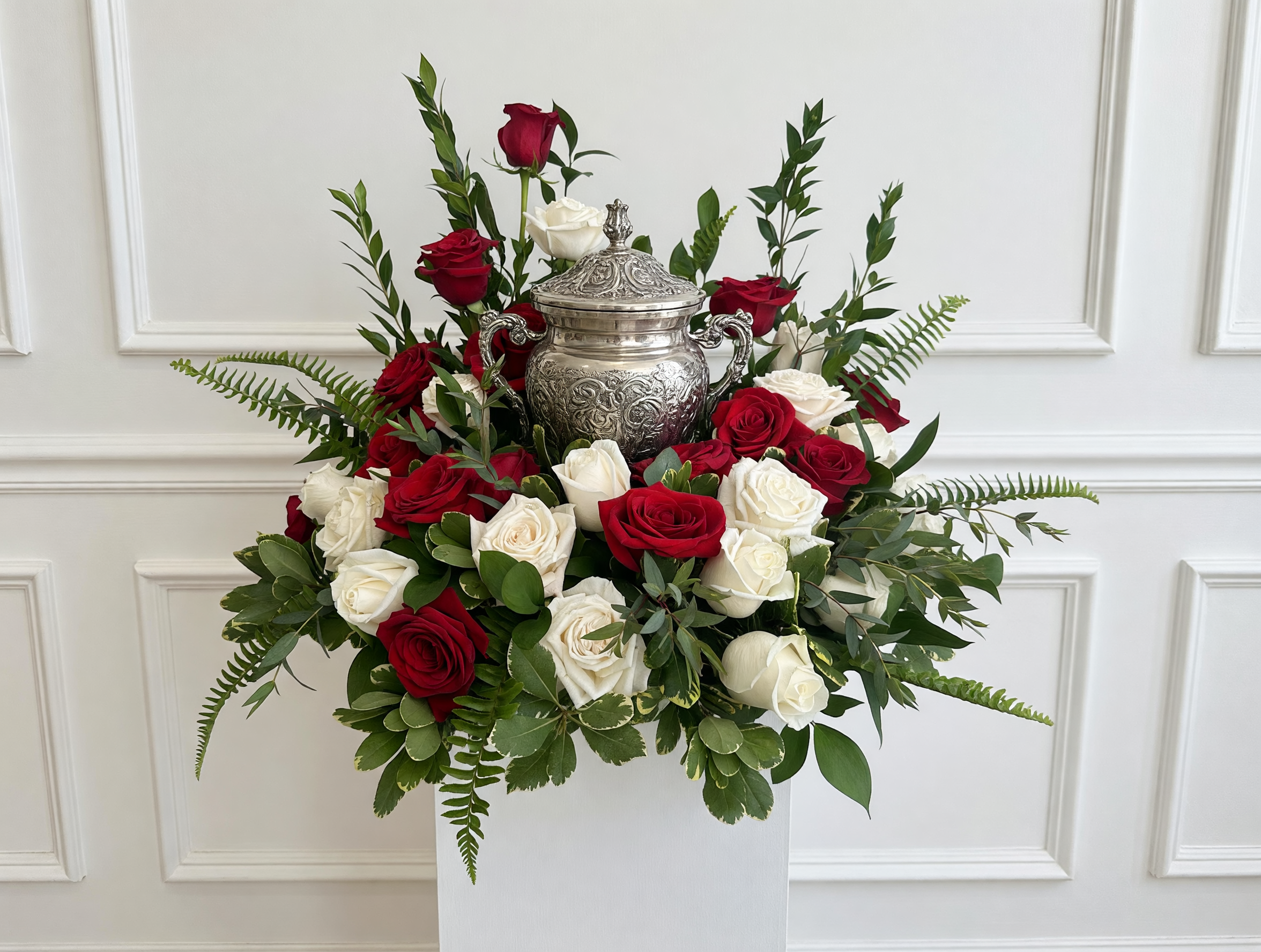 Red & White Rose Urn Ring